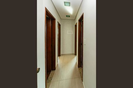 Casa à venda com 230m², 3 quartos e 5 vagas Casa à venda com 230m², 3 quartos e 5 vagasCorredor