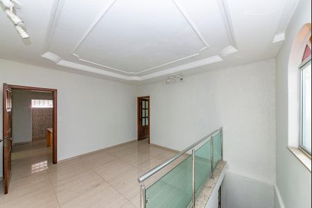 Casa à venda com 230m², 3 quartos e 5 vagas Casa à venda com 230m², 3 quartos e 5 vagasSala 3