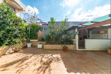 Casa à venda com 230m², 3 quartos e 5 vagas Casa à venda com 230m², 3 quartos e 5 vagasQuintal