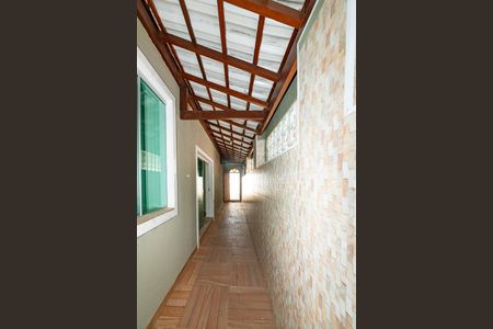 Casa à venda com 230m², 3 quartos e 5 vagas Casa à venda com 230m², 3 quartos e 5 vagasVaranda