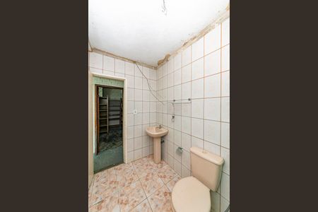 Casa à venda com 230m², 3 quartos e 5 vagas Casa à venda com 230m², 3 quartos e 5 vagasBanheiro de Serviço