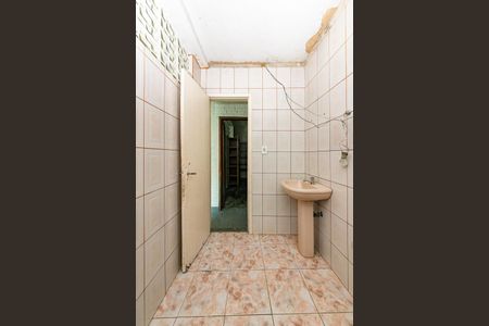 Casa à venda com 230m², 3 quartos e 5 vagas Casa à venda com 230m², 3 quartos e 5 vagasBanheiro de Serviço