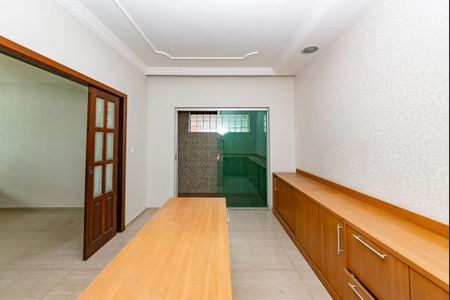 Casa à venda com 230m², 3 quartos e 5 vagas Casa à venda com 230m², 3 quartos e 5 vagasSala 2