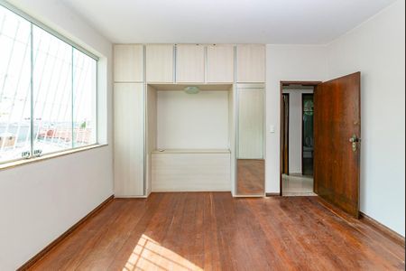 Casa à venda com 230m², 3 quartos e 5 vagas Casa à venda com 230m², 3 quartos e 5 vagasSuíte