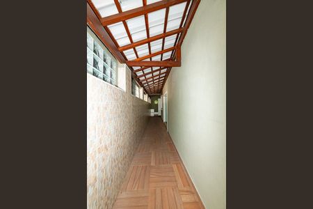 Casa à venda com 230m², 3 quartos e 5 vagas Casa à venda com 230m², 3 quartos e 5 vagasVaranda