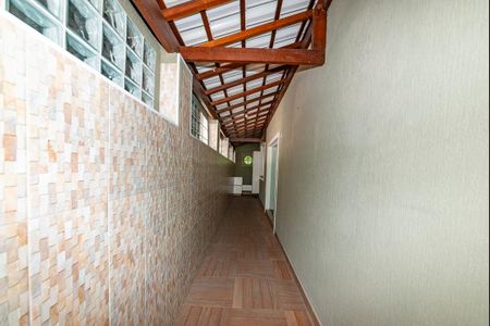 Casa à venda com 230m², 3 quartos e 5 vagas Casa à venda com 230m², 3 quartos e 5 vagasVaranda