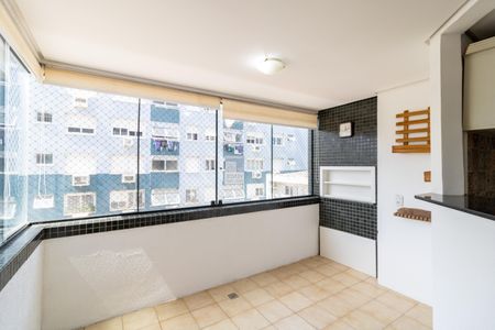 Apartamento à venda com 71m², 2 quartos e 2 vagasSala