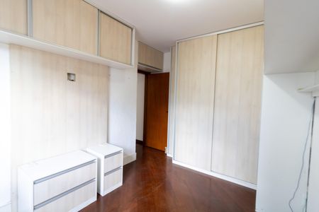 Apartamento à venda com 71m², 2 quartos e 2 vagasQuarto 2
