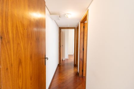 Apartamento à venda com 71m², 2 quartos e 2 vagasCorredor