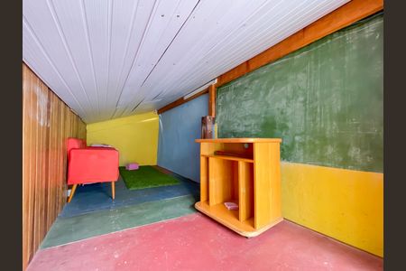 Casa de condomínio à venda com 135m², 3 quartos e 2 vagasBrinquedoteca