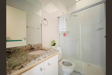 Casa de condomínio à venda com 135m², 3 quartos e 2 vagasBanheiro 2