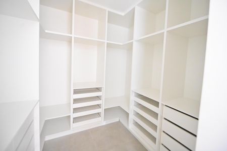 Casa de condomínio para alugar com 153m², 3 quartos e 2 vagasCloset da suíte