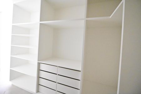 Casa de condomínio para alugar com 153m², 3 quartos e 2 vagasCloset da suíte
