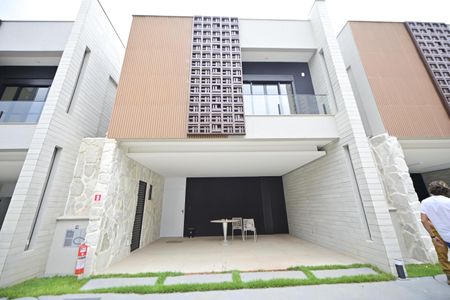 Casa de condomínio para alugar com 153m², 3 quartos e 2 vagasFachada