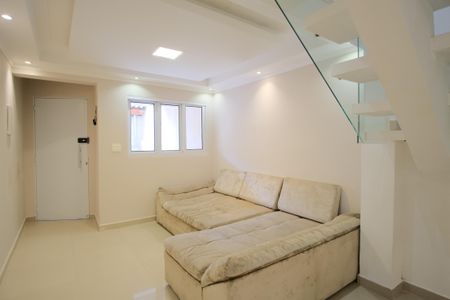 Sala de casa para alugar com 2 quartos, 180m² em Guaiauna, São Paulo