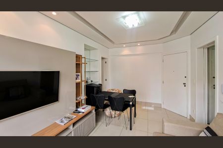 Sala de apartamento para alugar com 2 quartos, 76m² em Savassi, Belo Horizonte
