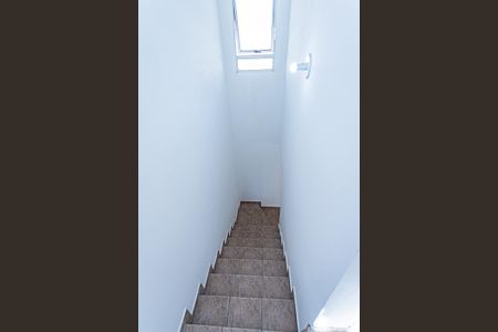 Casa para alugar com 80m², 2 quartos e 2 vagasCorredor