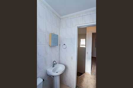 Casa para alugar com 80m², 2 quartos e 2 vagasBanheiro Social