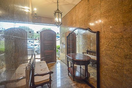 Casa à venda com 700m², 4 quartos e 6 vagasHall