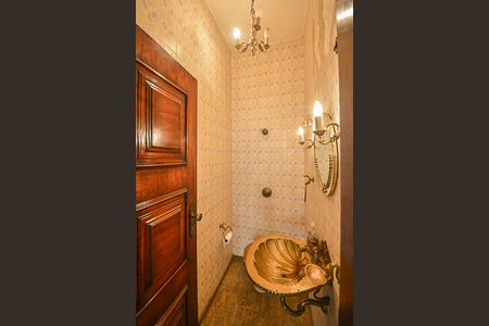 Casa à venda com 700m², 4 quartos e 6 vagasLavabo