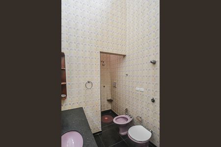 Casa à venda com 700m², 4 quartos e 6 vagasBanheiro 1