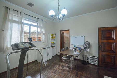 Sala de TV de casa à venda com 4 quartos, 700m² em Jardim do Mar, São Bernardo do Campo