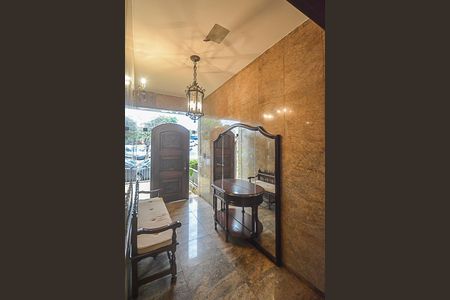 Casa à venda com 700m², 4 quartos e 6 vagasHall