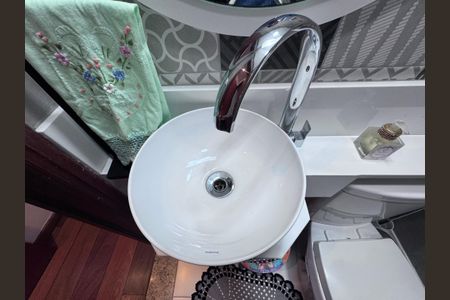 Apartamento à venda com 175m², 3 quartos e 2 vagas Apartamento à venda com 175m², 3 quartos e 2 vagasLavabo