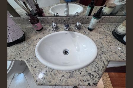 Apartamento à venda com 175m², 3 quartos e 2 vagas Apartamento à venda com 175m², 3 quartos e 2 vagasBanheiro Social