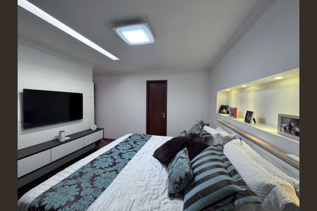 Apartamento à venda com 175m², 3 quartos e 2 vagas Apartamento à venda com 175m², 3 quartos e 2 vagasSuíte