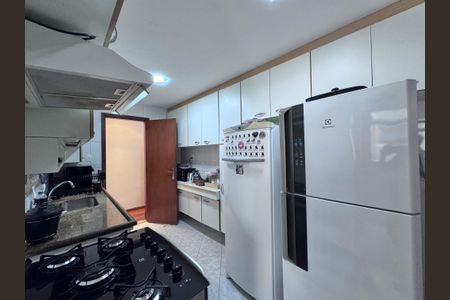 Apartamento à venda com 175m², 3 quartos e 2 vagas Apartamento à venda com 175m², 3 quartos e 2 vagasCozinha