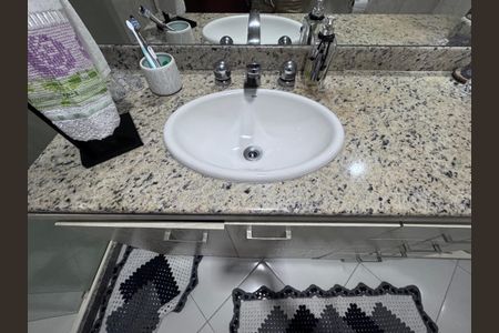 Apartamento à venda com 175m², 3 quartos e 2 vagas Apartamento à venda com 175m², 3 quartos e 2 vagasBanheiro Suíte