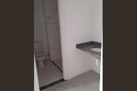 Apartamento à venda com 33m², 2 quartos e sem vaga Apartamento à venda com 33m², 2 quartos e sem vagaBanheiro