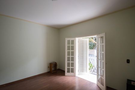 Casa à venda com 260m², 4 quartos e 2 vagas Casa à venda com 260m², 4 quartos e 2 vagasSuíte