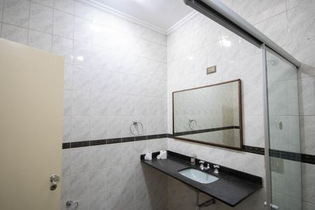 Casa à venda com 260m², 4 quartos e 2 vagas Casa à venda com 260m², 4 quartos e 2 vagasBanheiro 1