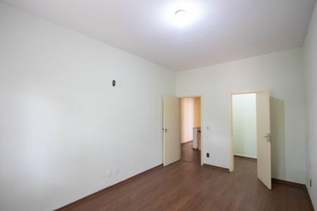 Casa à venda com 260m², 4 quartos e 2 vagas Casa à venda com 260m², 4 quartos e 2 vagasQuarto 1