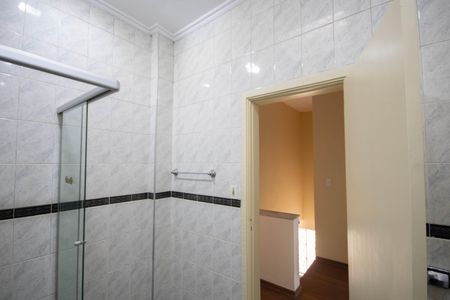 Casa à venda com 260m², 4 quartos e 2 vagas Casa à venda com 260m², 4 quartos e 2 vagasBanheiro 1