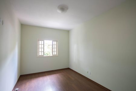 Casa à venda com 260m², 4 quartos e 2 vagas Casa à venda com 260m², 4 quartos e 2 vagasQuarto 2