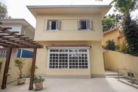 Casa à venda com 260m², 4 quartos e 2 vagas Casa à venda com 260m², 4 quartos e 2 vagasQuintal