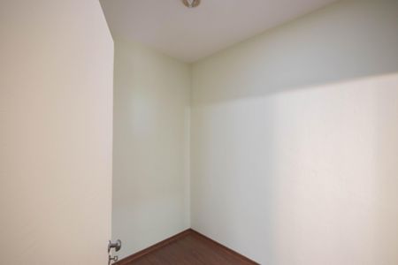 Casa à venda com 260m², 4 quartos e 2 vagas Casa à venda com 260m², 4 quartos e 2 vagasCloset da suíte