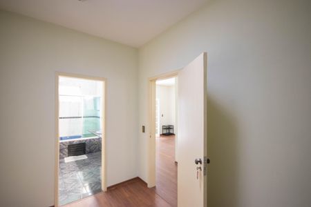 Casa à venda com 260m², 4 quartos e 2 vagas Casa à venda com 260m², 4 quartos e 2 vagasCloset da suíte