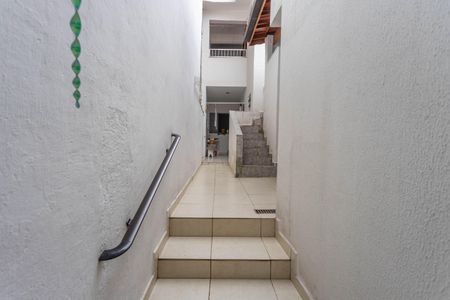 Casa à venda com 225m², 4 quartos e 2 vagasCorredor externo