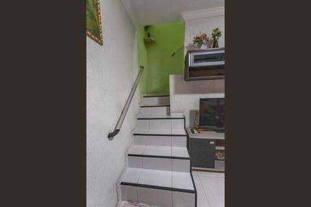 Casa à venda com 225m², 4 quartos e 2 vagasEscada