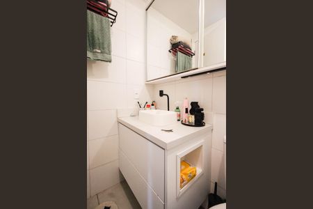 Apartamento à venda com 47m², 2 quartos e sem vaga Apartamento à venda com 47m², 2 quartos e sem vagaBanheiro