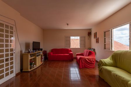 Sala de casa à venda com 3 quartos, 360m² em Novo Glória, Belo Horizonte