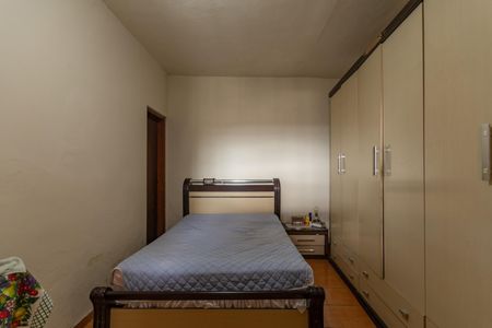 Casa à venda com 360m², 3 quartos e 8 vagas Casa à venda com 360m², 3 quartos e 8 vagasSuíte