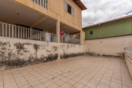 Casa à venda com 360m², 3 quartos e 8 vagas Casa à venda com 360m², 3 quartos e 8 vagasÁrea comum
