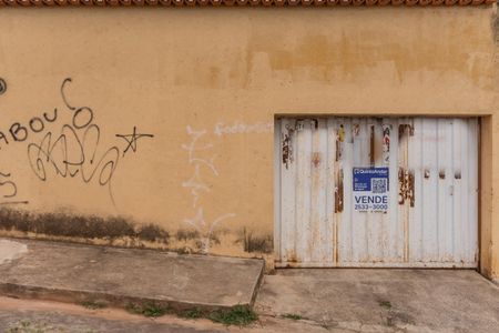 Casa à venda com 360m², 3 quartos e 8 vagas Casa à venda com 360m², 3 quartos e 8 vagasPlaca Instalada