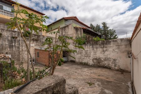 Casa à venda com 360m², 3 quartos e 8 vagas Casa à venda com 360m², 3 quartos e 8 vagasÁrea comum