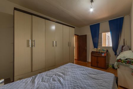 Casa à venda com 360m², 3 quartos e 8 vagas Casa à venda com 360m², 3 quartos e 8 vagasSuíte